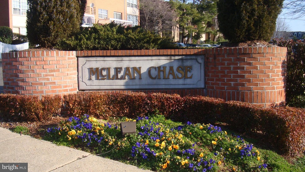 1944 Kennedy Dr unit 203, McLean, VA 22102 - photo 1