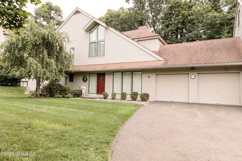 320 Strawberry Hill Ave unit 35, Stamford, CT 06902 - photo 1