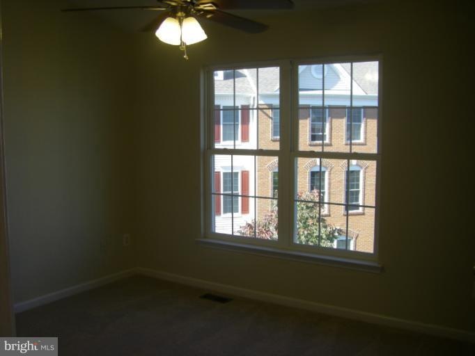 42814 Longworth Terrace unit 36E, Chantilly, VA 20152 - photo 1