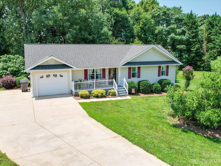 140 Hyde Ln, Statesville, NC 28625 - photo 1