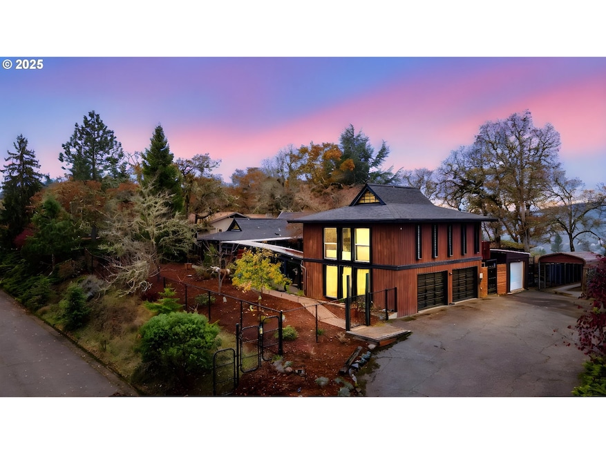 640 SE Summit Dr, Roseburg, OR 97470 - photo 1