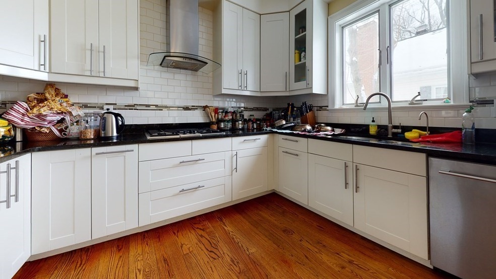 402 Parker St unit 402, Newton Center, MA 02459 - photo 1