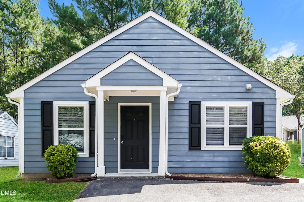 016-photo-front-view-13031228