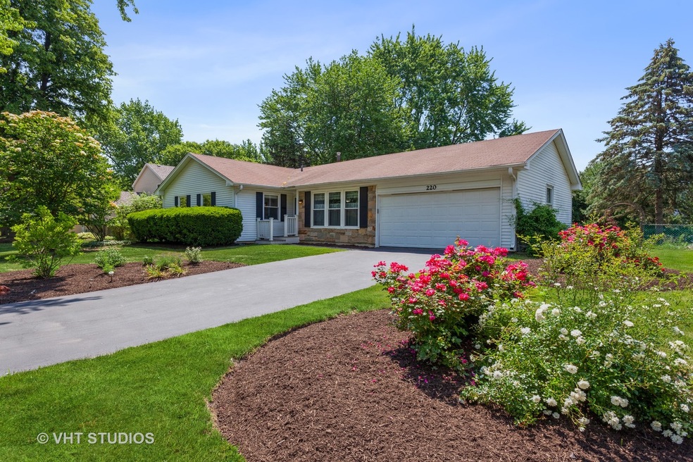 220 Cedarbrook Rd, Naperville, IL 60565 - photo 1