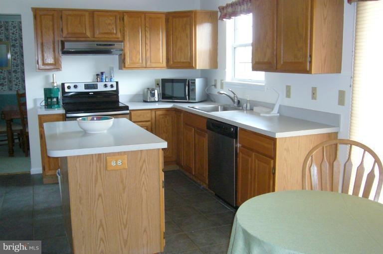 3331 Yorkshire Ct, Adamstown, MD 21710 - photo 1