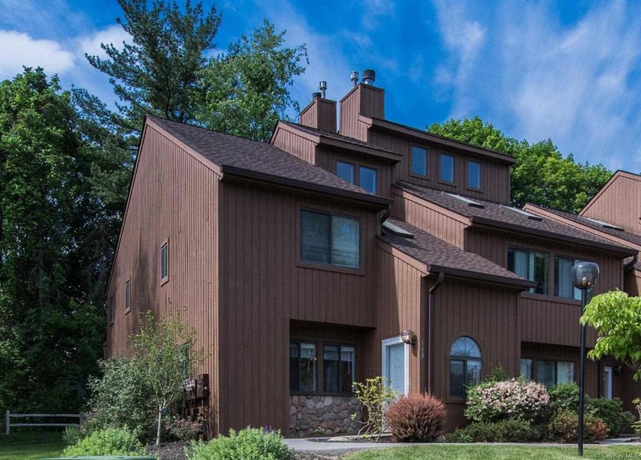 508 Scenic Ln, Poughkeepsie, NY 12603 - photo 1