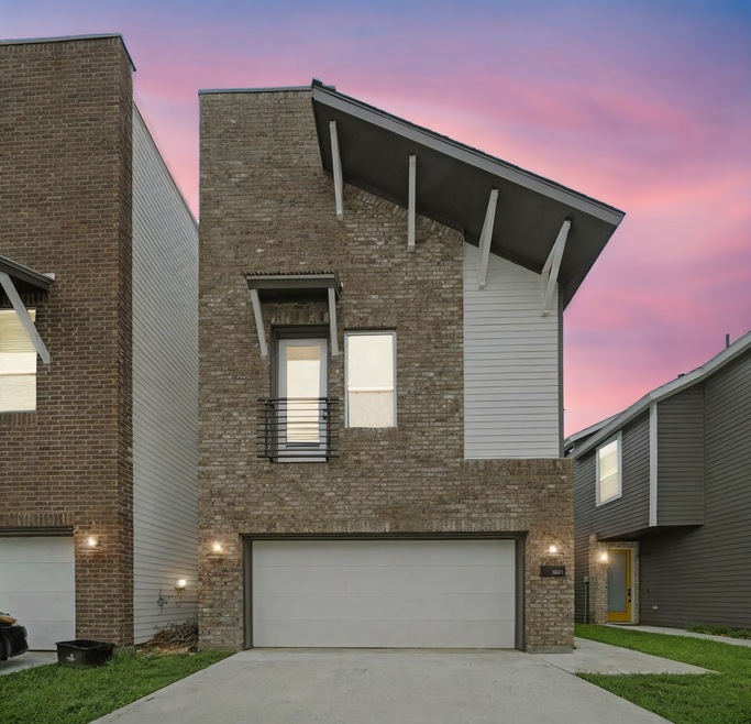 5821 Francis Oak Ln, Houston, TX 77091 - photo 1