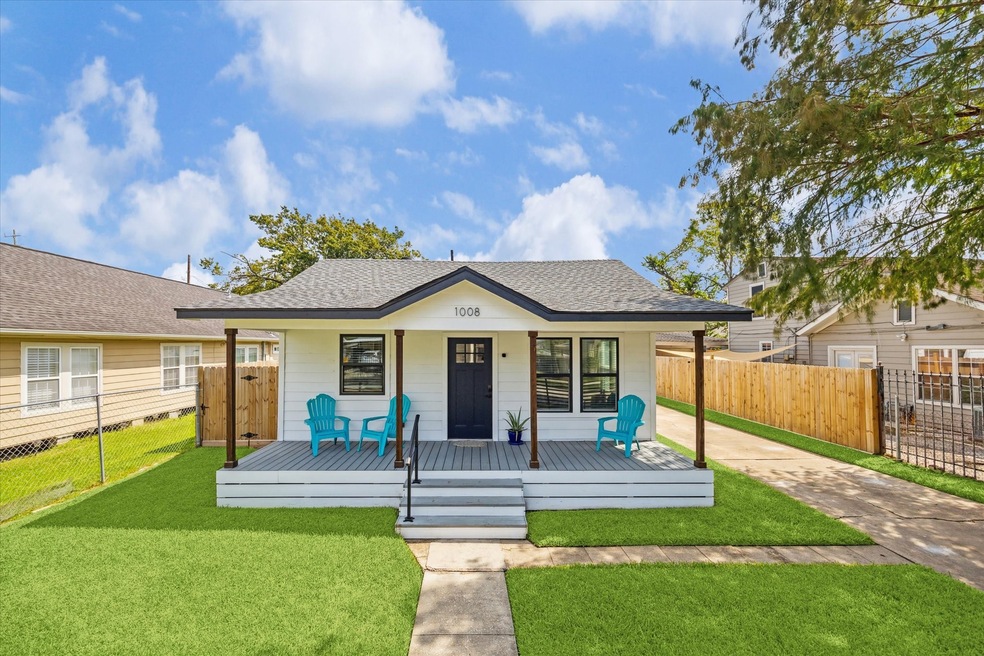 1008 Walton St, Houston, TX 77009 - photo 1
