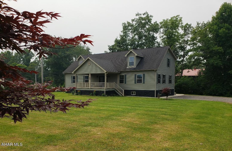 683 Sugar Run Rd, Altoona, PA 16601