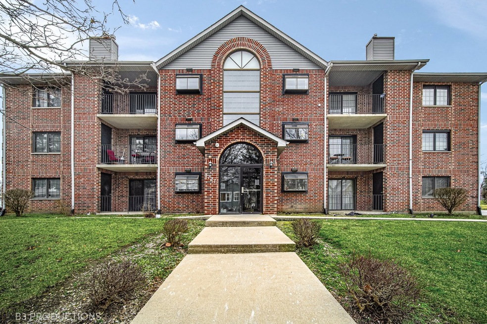 3727 214th Place unit 1, Matteson, IL 60443 - photo 1