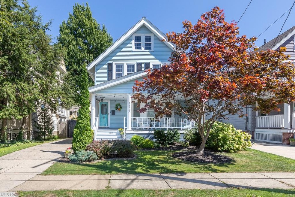 4 bedroom, 1 1/2 bath colonial