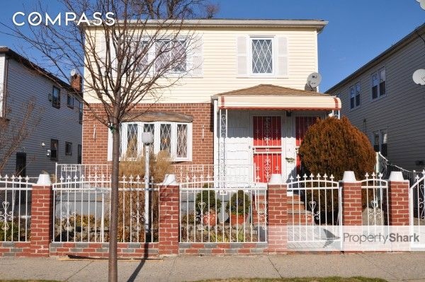 23-42 Ocean Crest Blvd, Far Rockaway, NY 11691 - photo 1