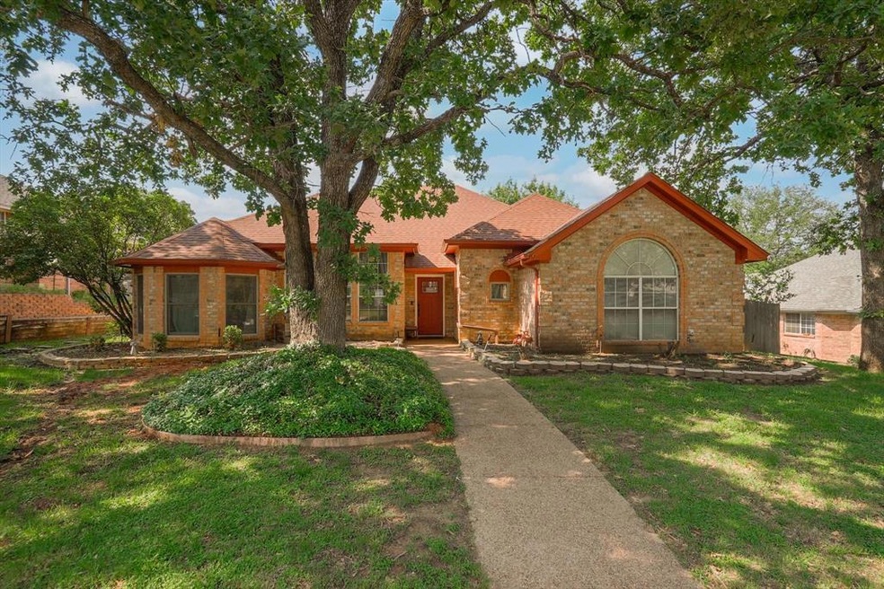 1139 Bent Oaks Dr, Denton, TX 76210 - photo 1