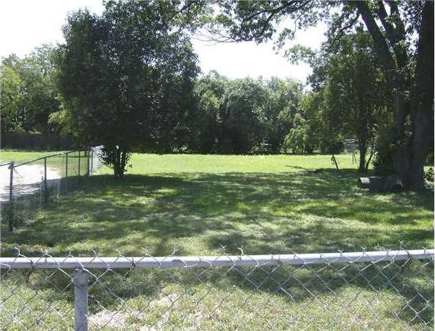 Exterior Front : Front of Property