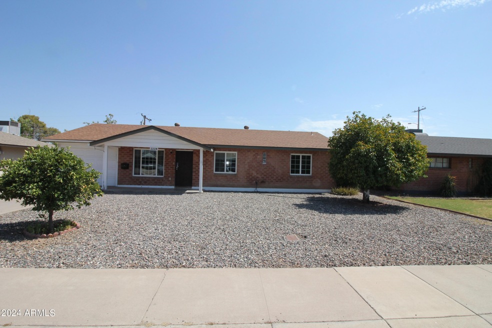 2229 W Avalon Dr, Phoenix, AZ 85015 - photo 1