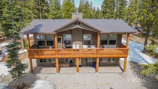 Large Deck & Pave Stone Patio