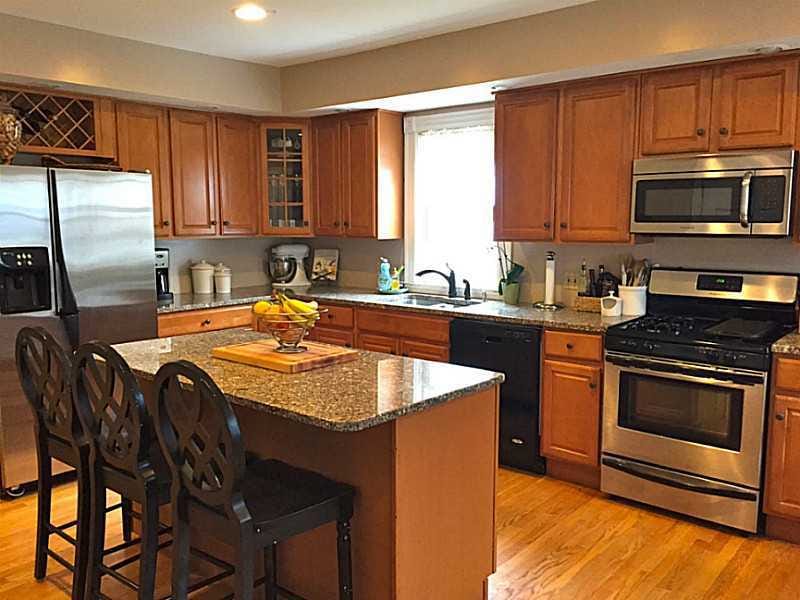 26 Cranston Ave, Newport, RI 02840 - photo 1