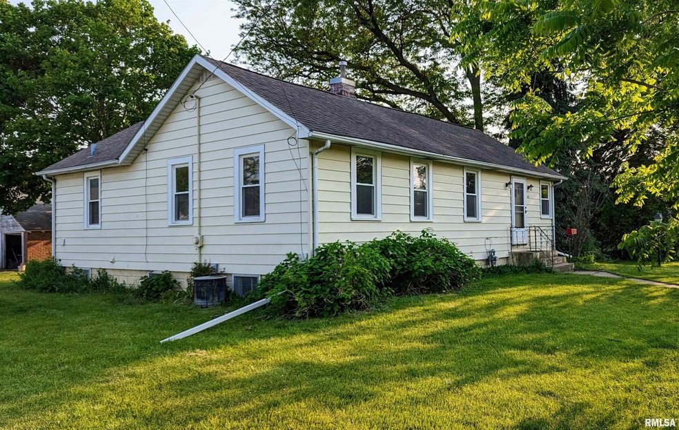 412 8th Ave, Silvis, IL 61282 For Sale