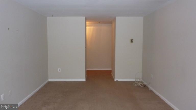 3101 Buccaneer Ct unit 101, Fairfax, VA 22031 - photo 1