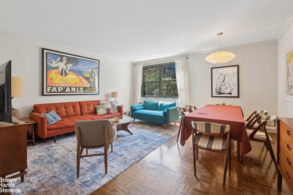 Pending $1,150,000 • Co-Listing Agent