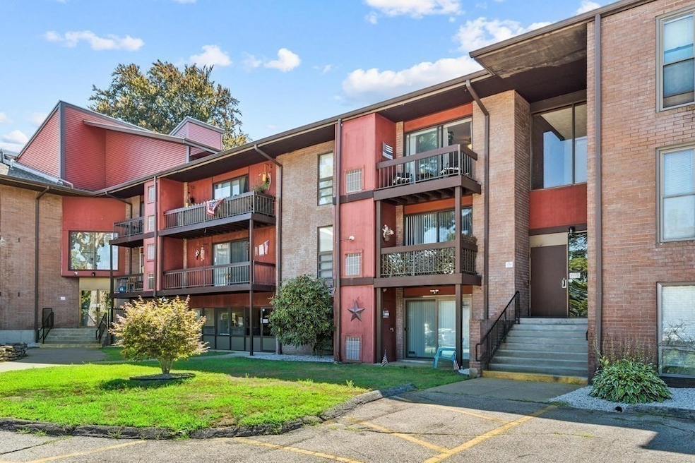 King Philip Manor unit 320, Taunton, MA 02780 - photo 1