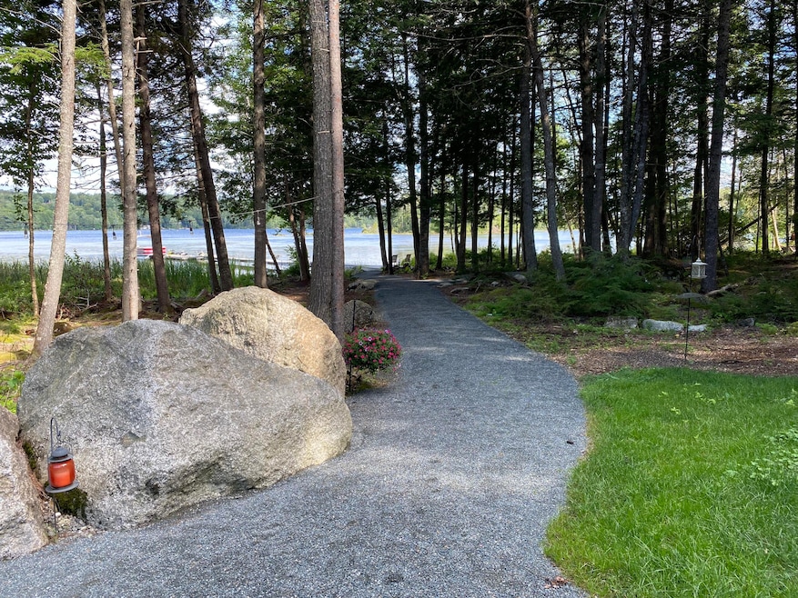 Path to the lake