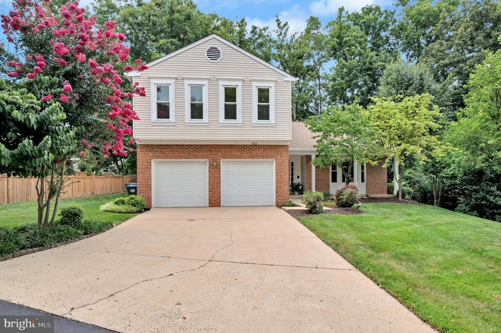 8454 Hunt Valley Dr, Vienna, VA 22182 - photo 1