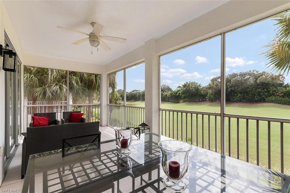 Corner Unit - Long golf course view.