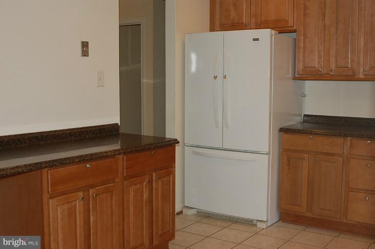 3013 Chapel View Dr, Beltsville, MD 20705 - photo 1