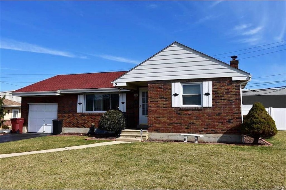 1349 Hemlock Dr, Whitehall, PA 18052 - photo 1