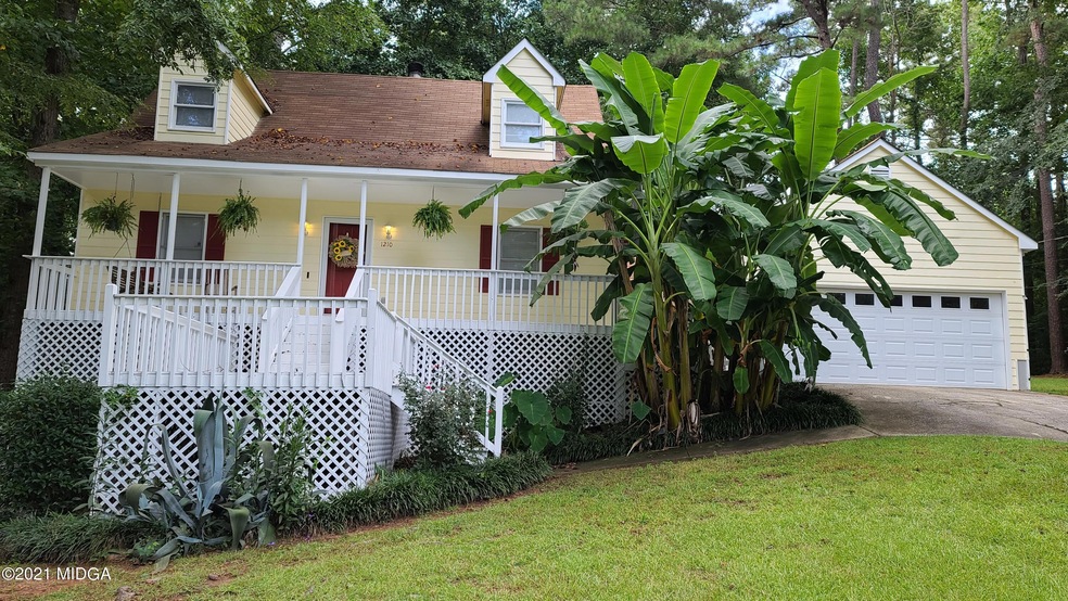 1210 Chisholm Trl.