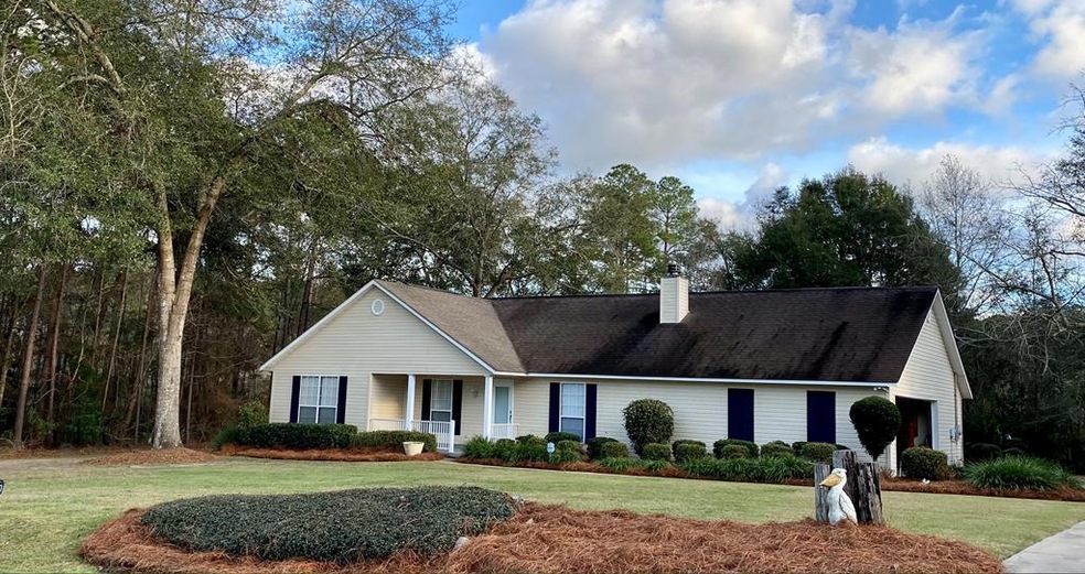 220 Corbitt Dr, Douglas, GA 31533 - photo 1