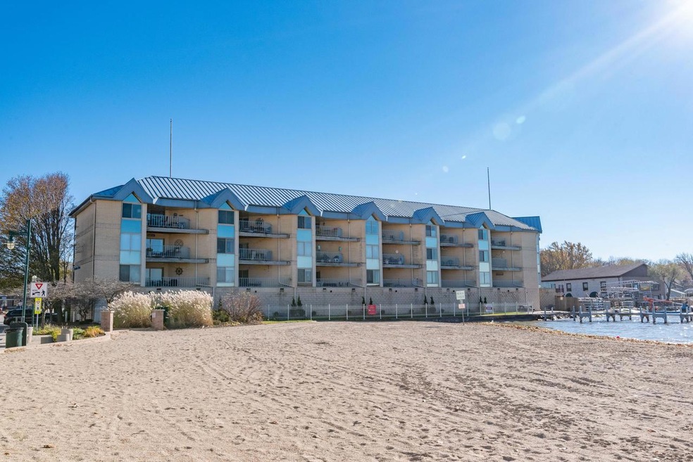 Pewaukee Shores