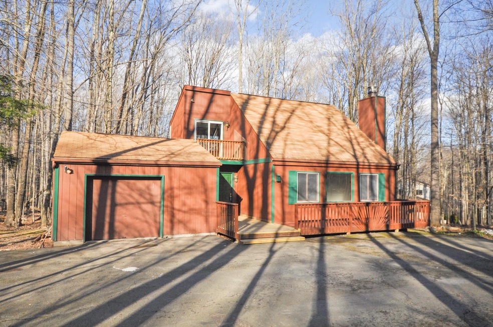 385 Lakewood Dr, Hamlin, PA 18427 - photo 1