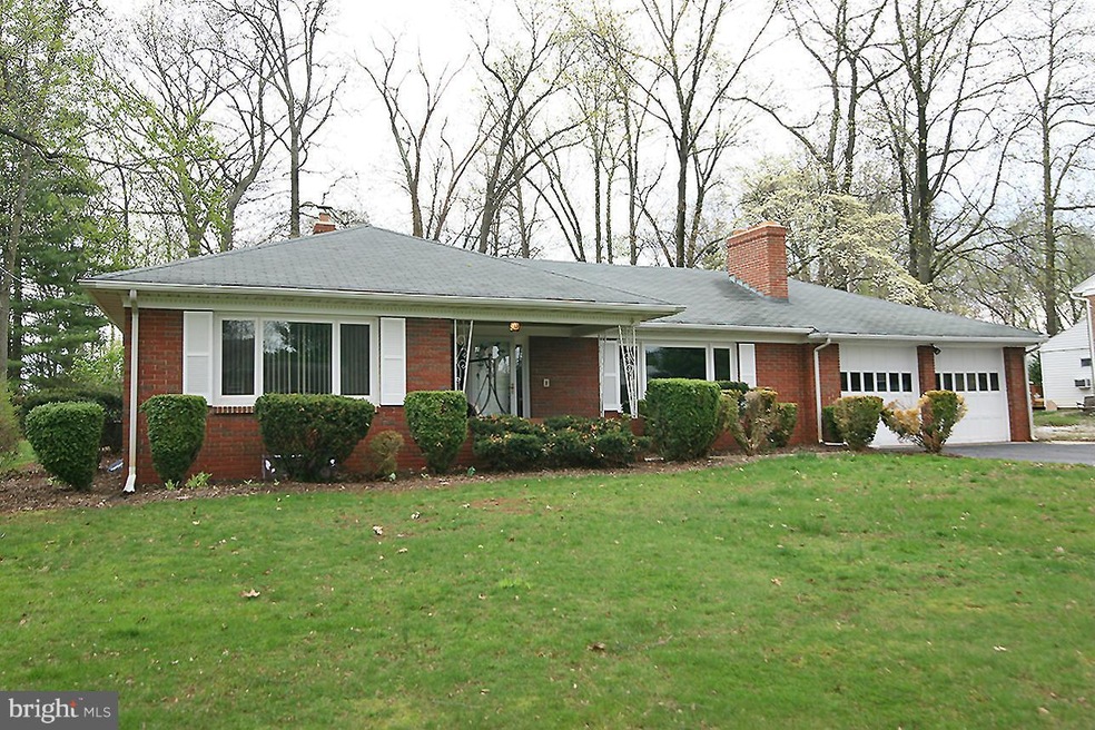 6507 Carroll Highlands Rd, Sykesville, MD 21784 - photo 1