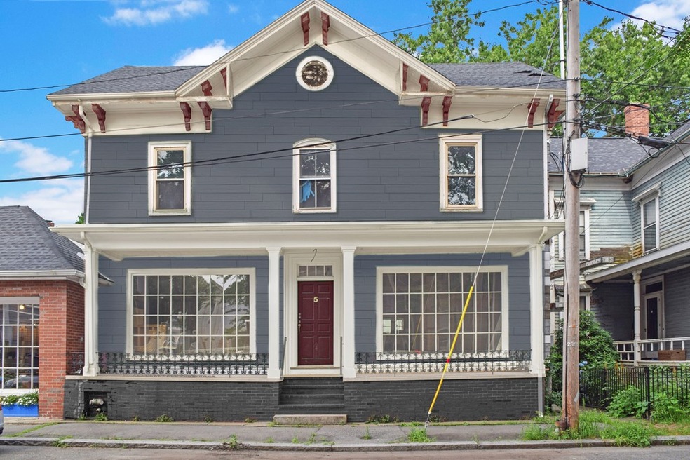 5 Pleasant St unit 1, Salem, MA 01970 - photo 1