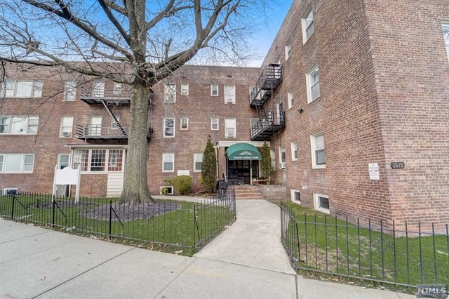 2615 John F. Kennedy Blvd unit B2, Jersey City, NJ 07306 - photo 1