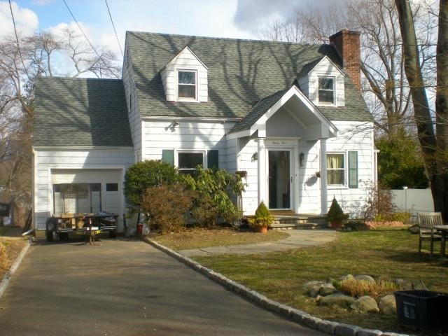 35 Kane Ave, Stamford, CT 06905 - photo 1