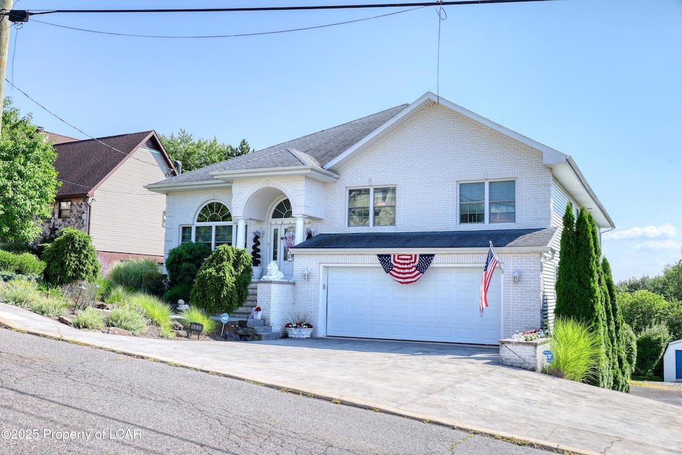 For Sale $749,900 • Co-Listing Agent