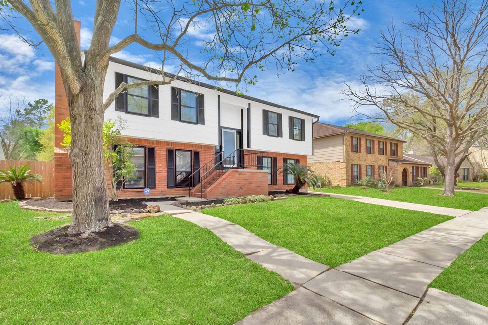 15819 Maple Manor Dr, Houston, TX 77095 - photo 1