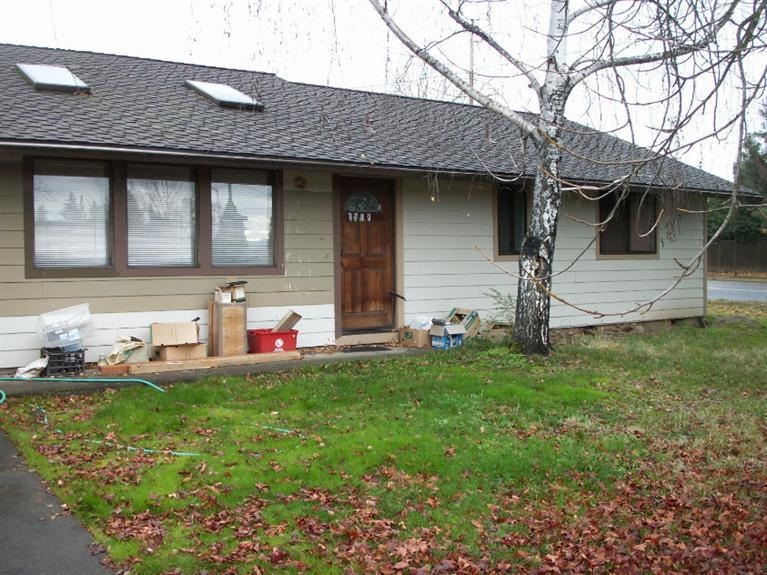 1312 Severson Dr, Medford, OR 97504 - photo 1