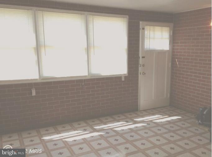 3241 Kessler Rd, Halethorpe, MD 21227 - photo 1