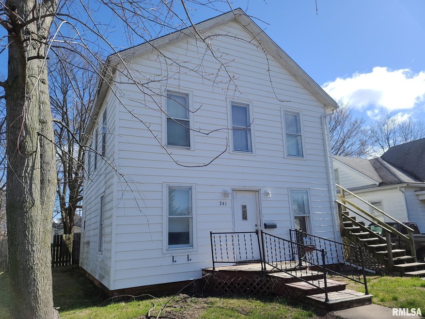 241 E Myrtle St, Virginia, IL 62691 - photo 1