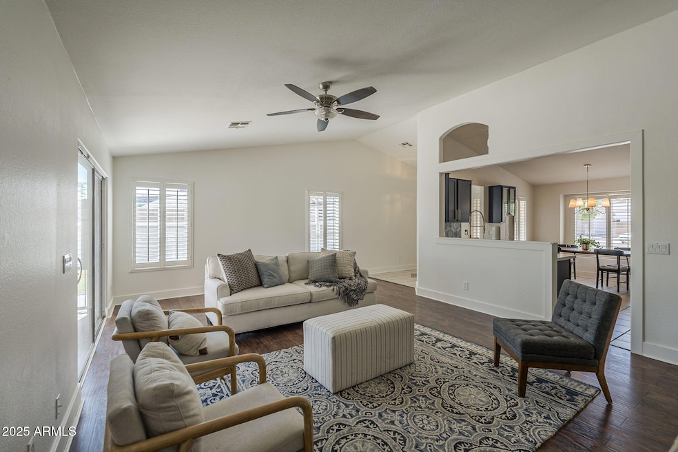 890 N Bogle Ct, Chandler, AZ 85225 - photo 1