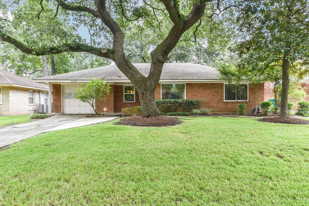 2018 Hewitt Dr, Houston, TX 77018 - photo 1