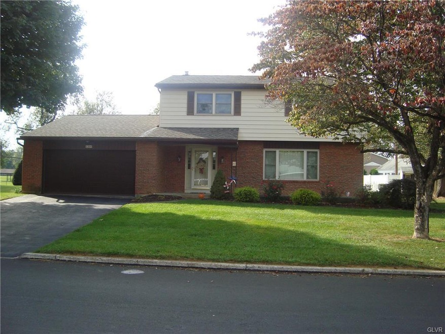 1300 Walnut Ln, Macungie, PA 18062 - photo 1
