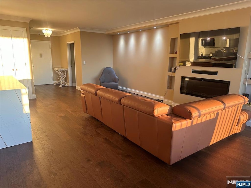 The Colony unit 24C, Fort Lee, NJ 07024 - photo 1