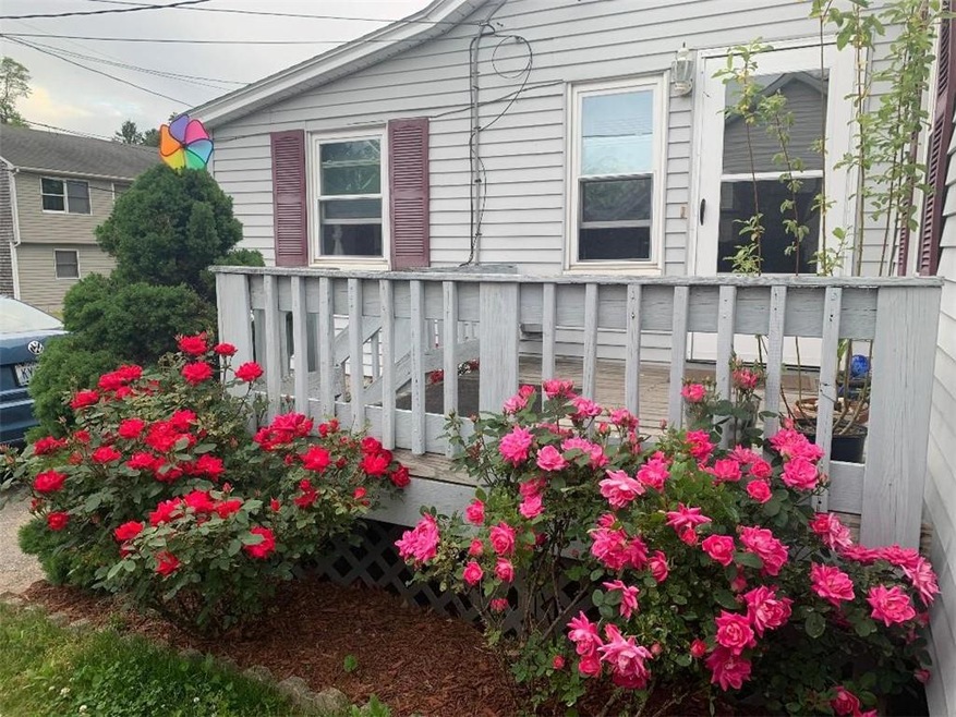 109 Kenway Ave, Warwick, RI 02889 - photo 1