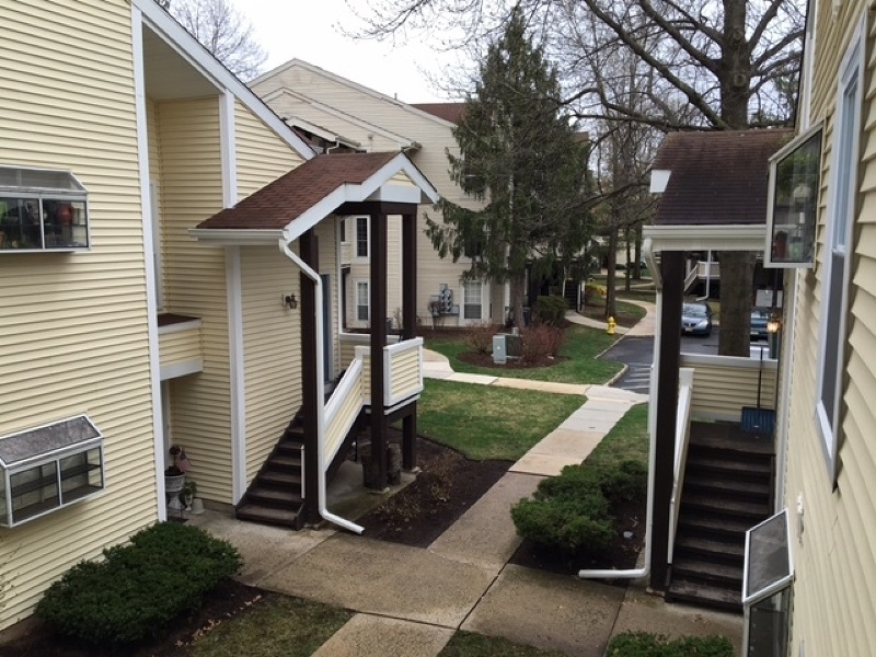 551 Clubhouse Ct unit 5, Union, NJ 07083 - photo 1