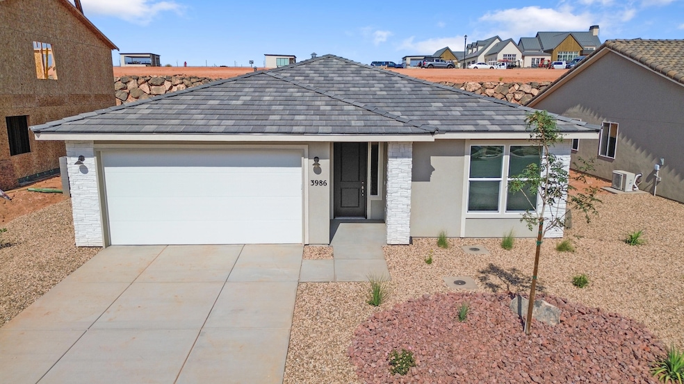 3986 S 2160 W unit COR 8, Hurricane, UT 84737 - photo 1